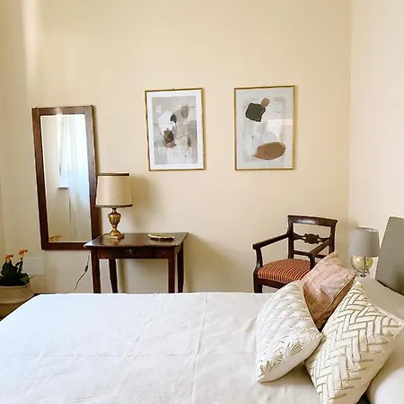 Interno Estense 753 *