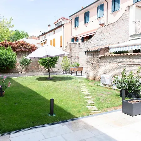 Interno Estense 753 * Ferrara